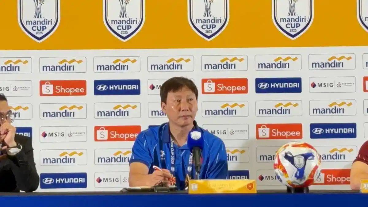 Kim Sang-sik Ukir Sejarah, Bangga Dijuluki Raja Sepak Bola Vietnam